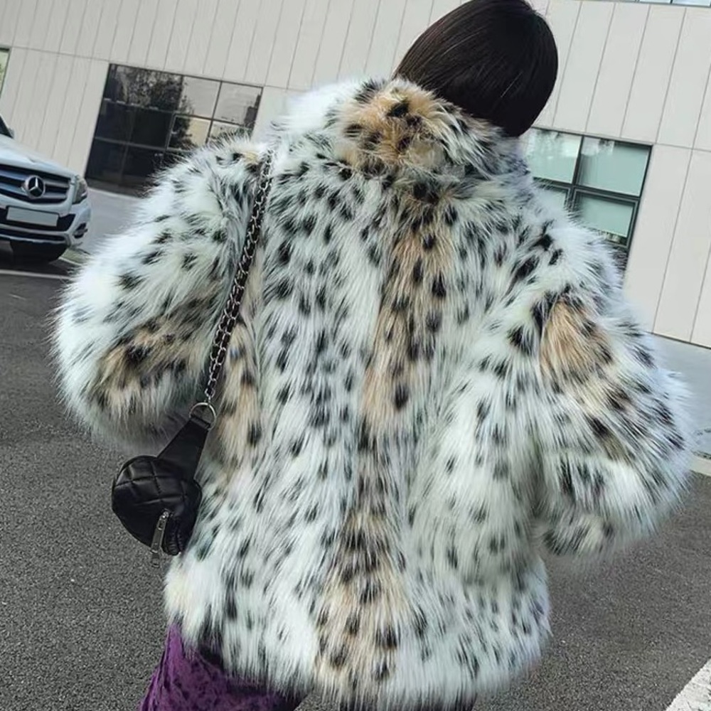 Fur coat - Picture 2 of 5